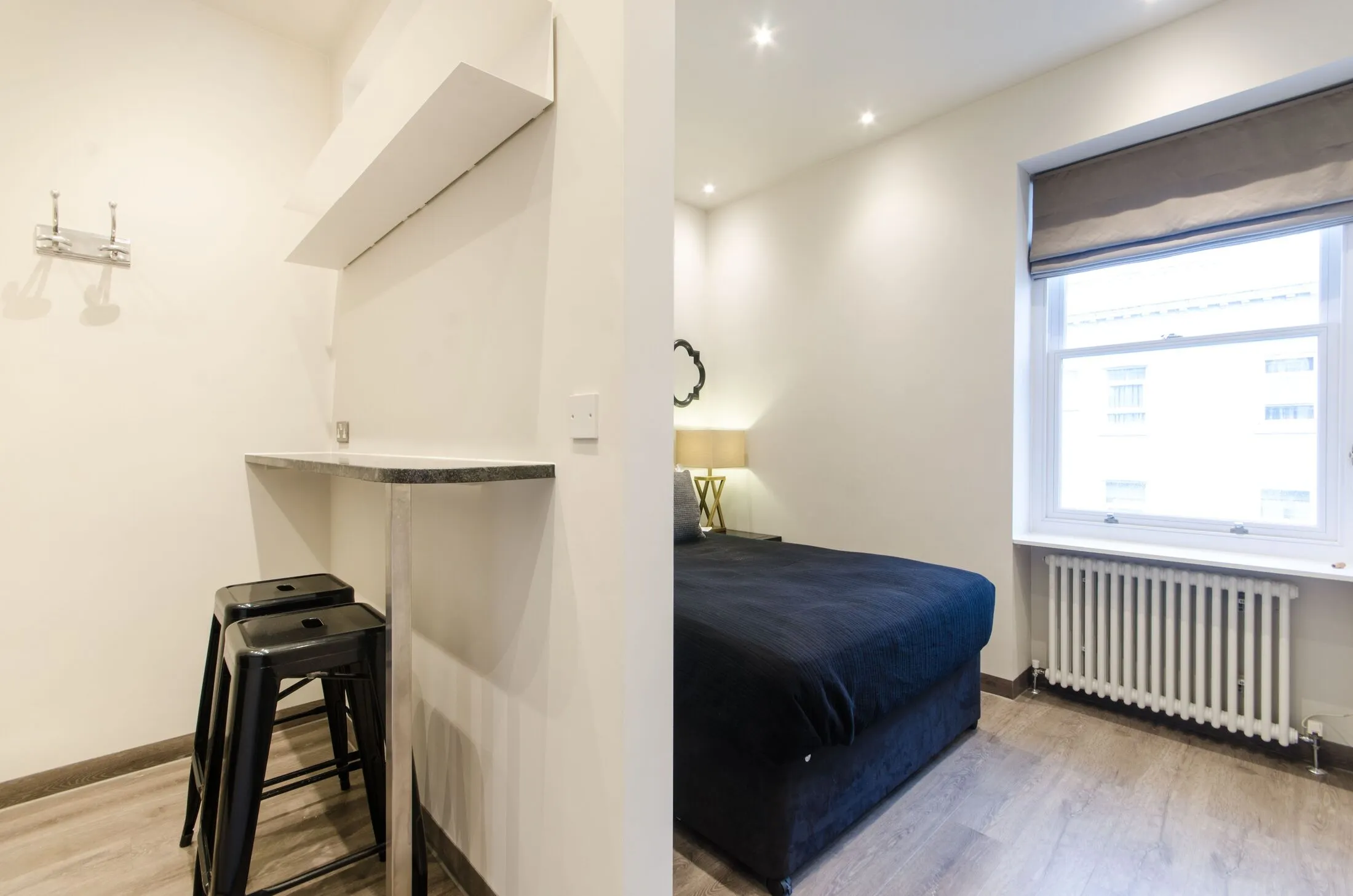 Flat Penywern Road in Greater London
