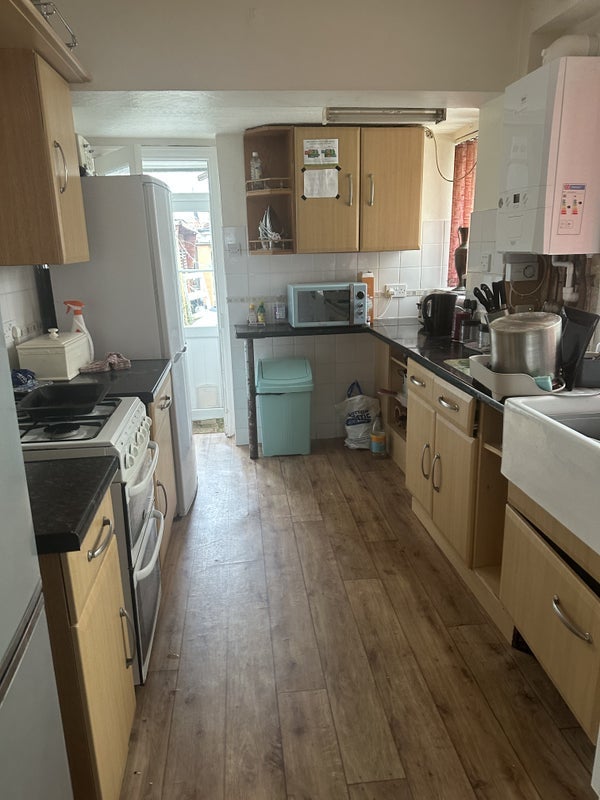 Room Locking Road in Weston-super-Mare