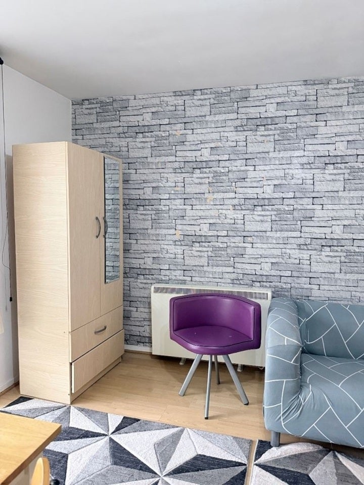 Flat Radlett Close in Greater London