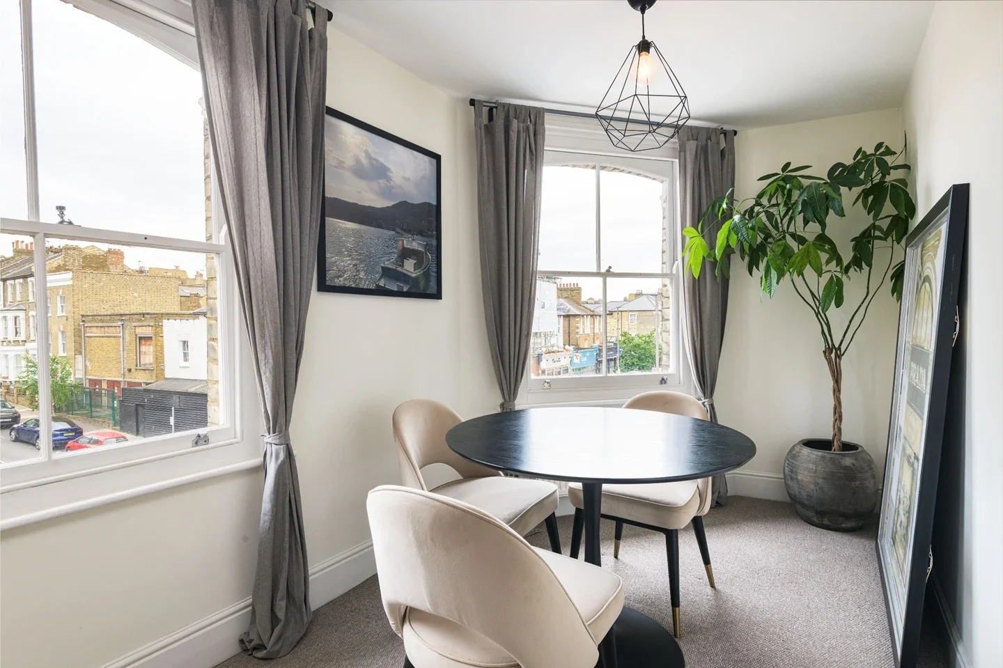 Flat Northcote Road in Greater London