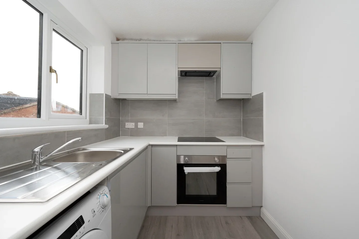 Flat Brangwyn Crescent in Greater London