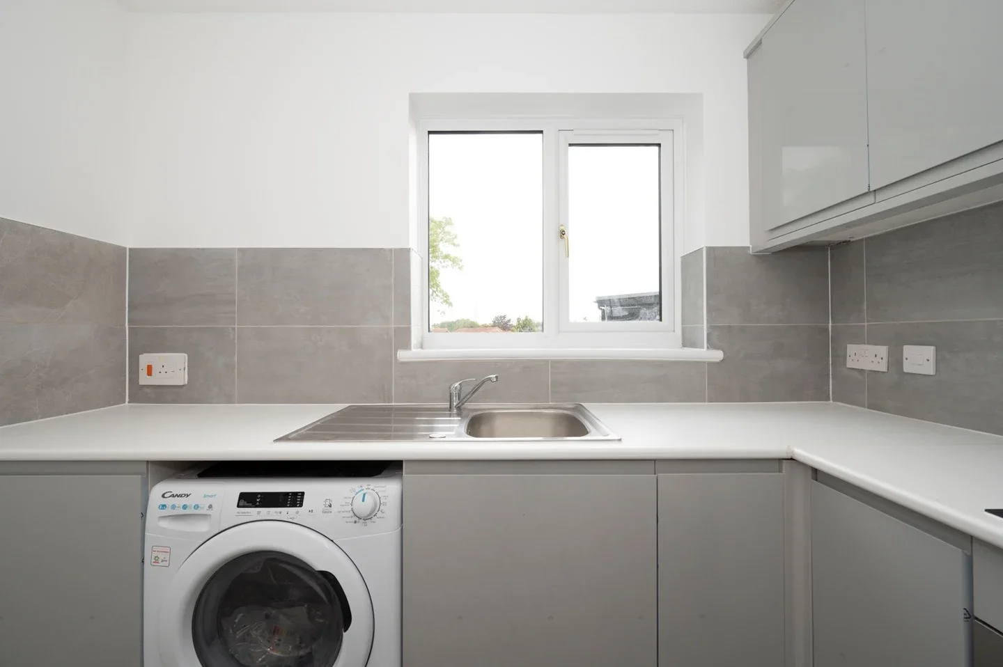 Flat Brangwyn Crescent in Greater London