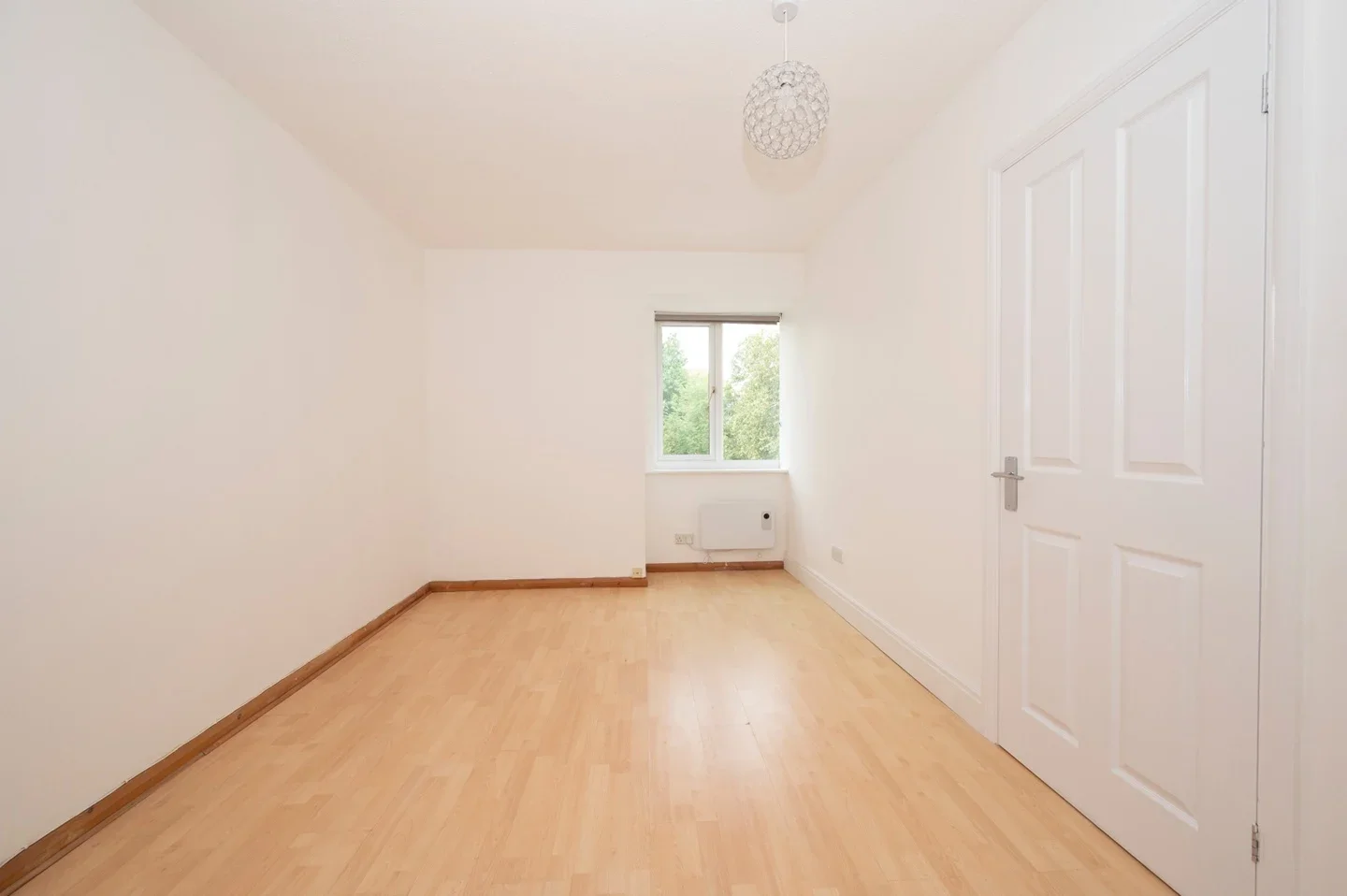 Flat Brangwyn Crescent in Greater London