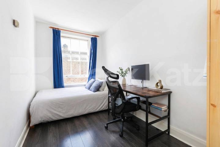 Flat Iverson Road in Greater London
