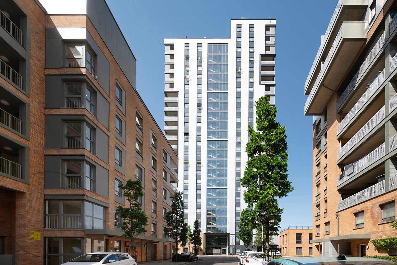Flat Cannon Road in Greater London