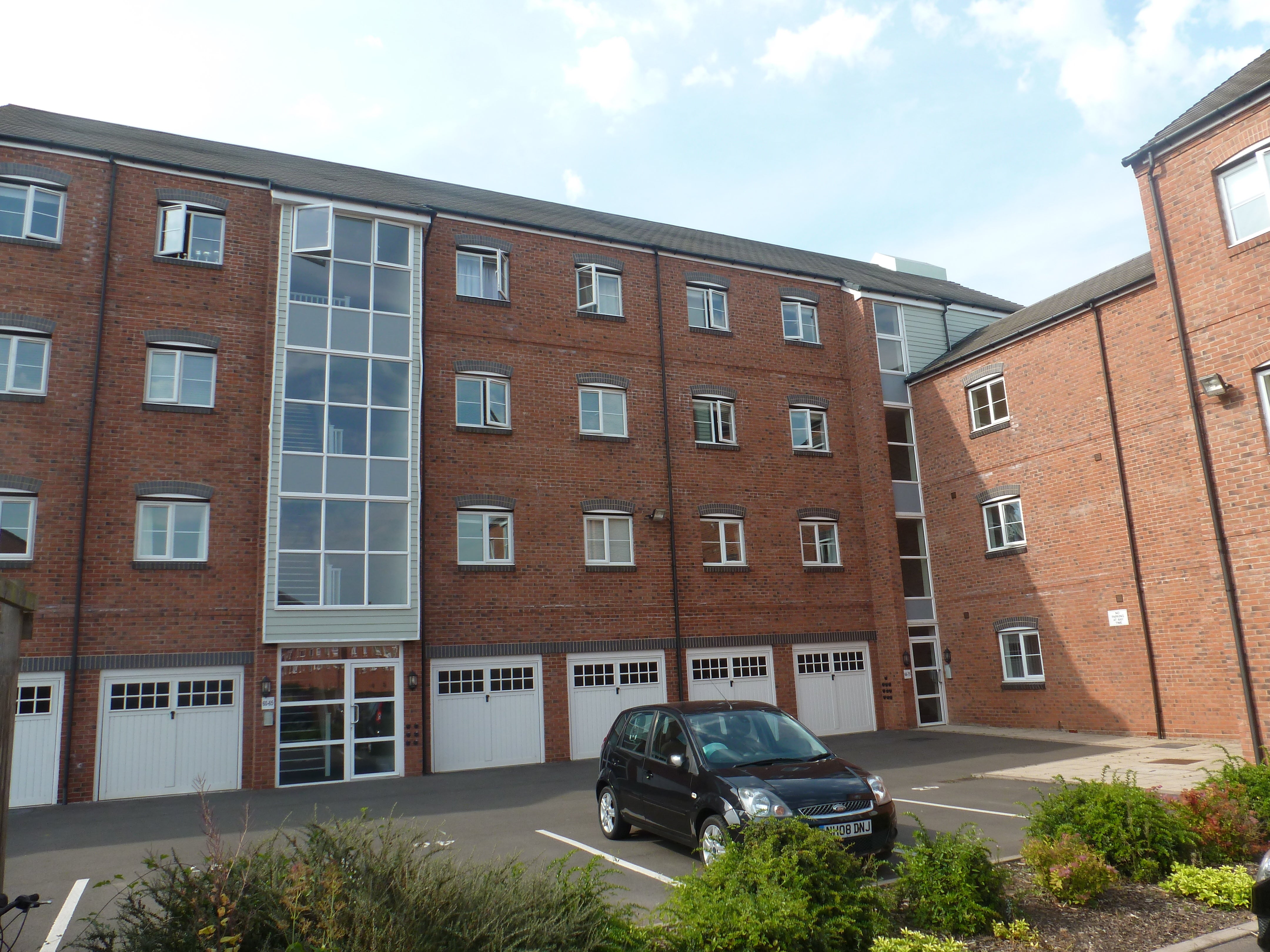 Flat Chandley Wharf in Warwick
