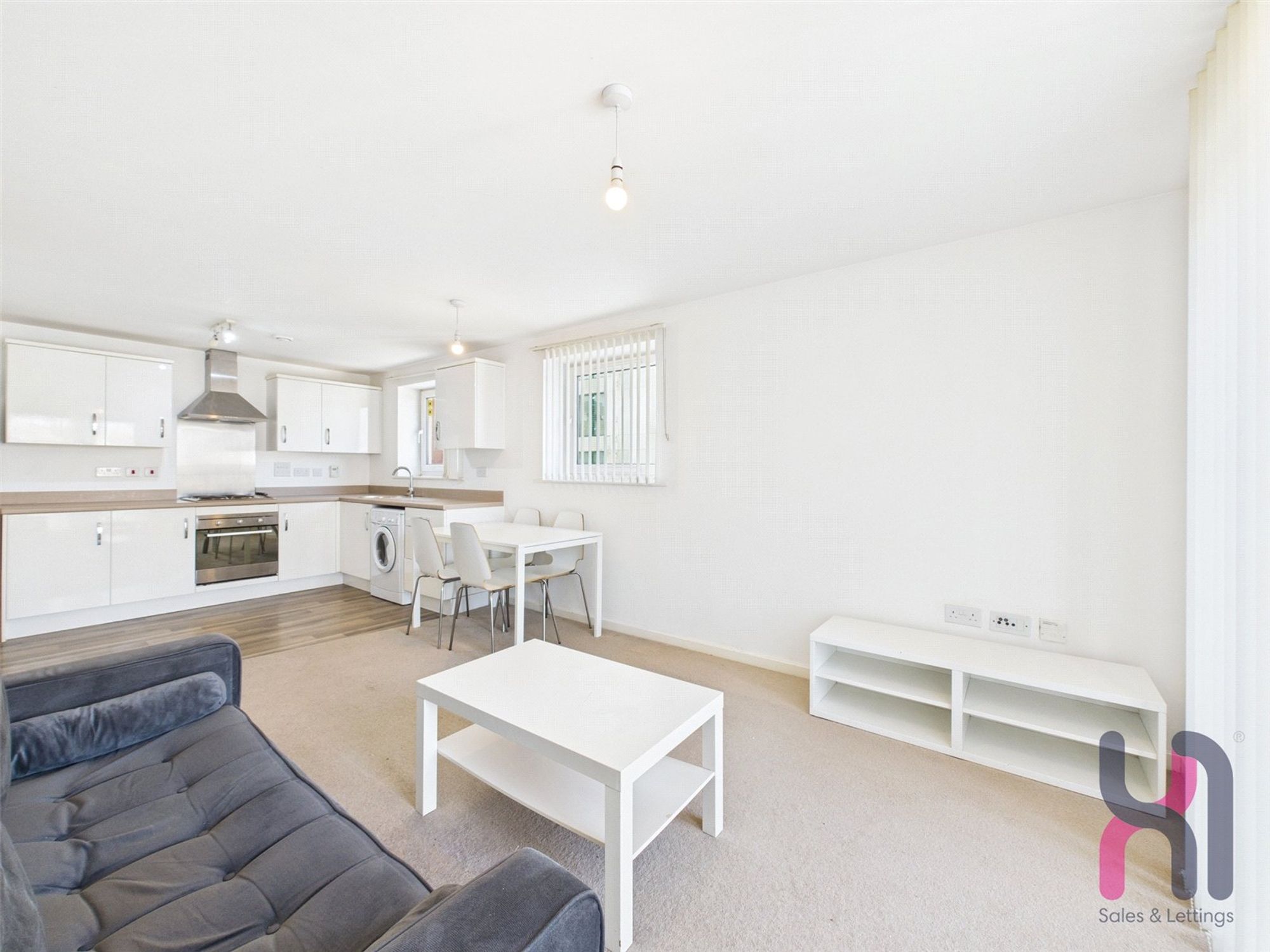 Flat Elmira Way in Salford