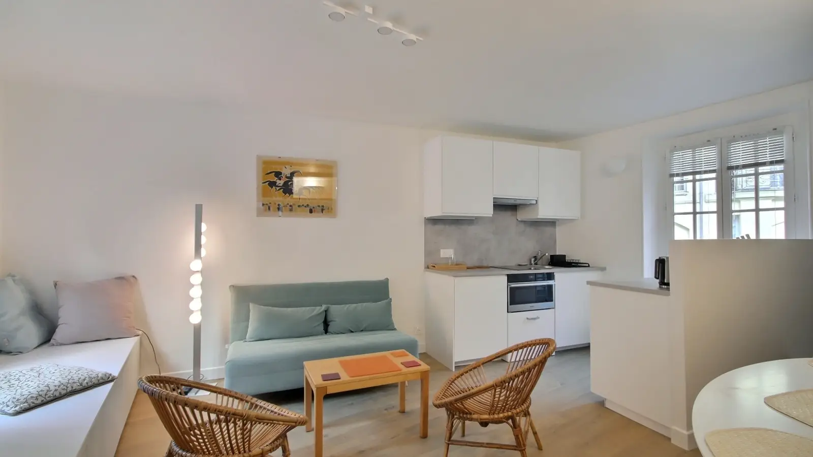 Appartement Rue de la Montagne Sainte-Geneviève à Paris