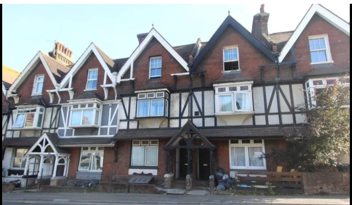 Flat London Road in Strood