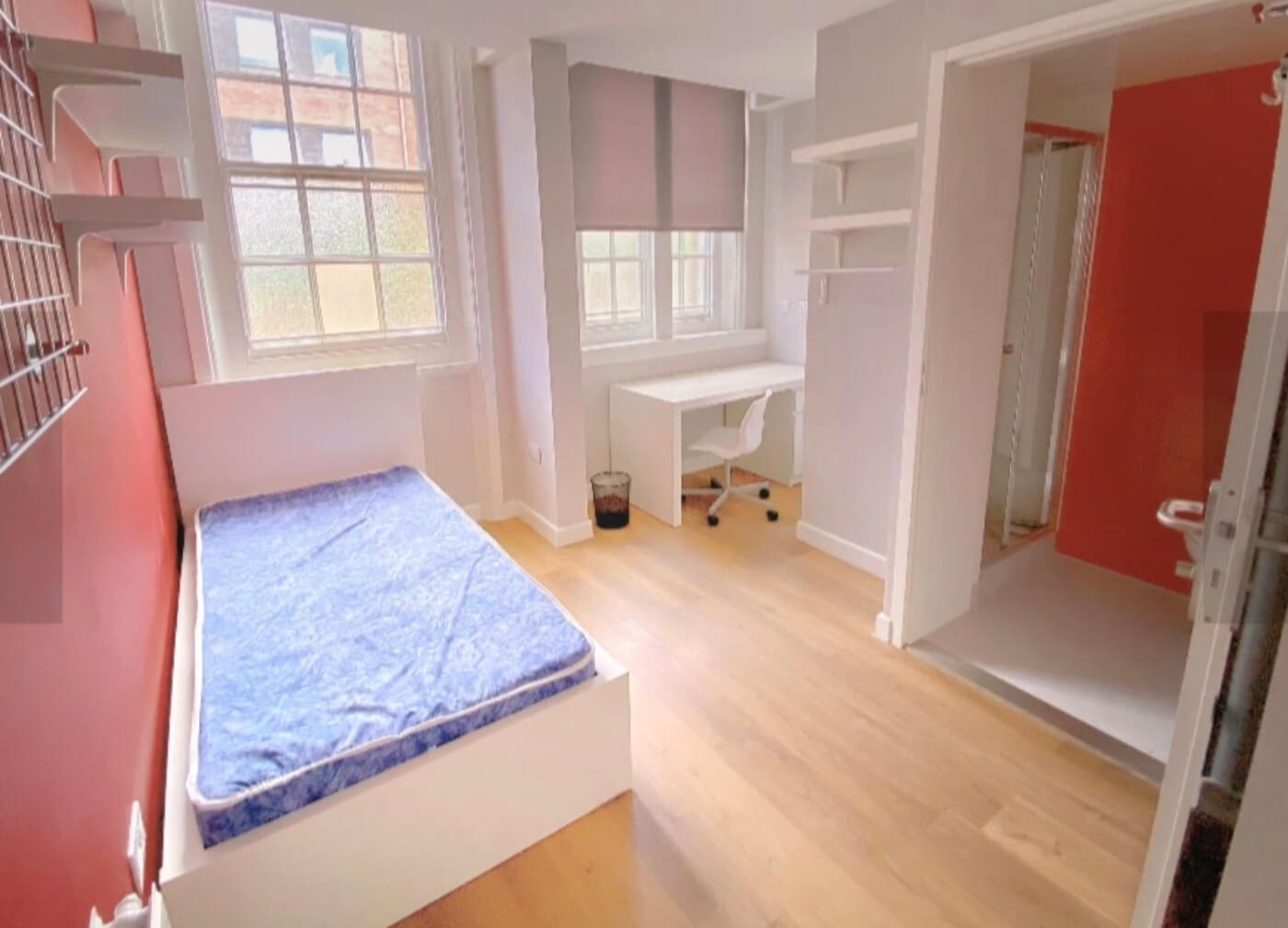 Room Regent Road in Leicester