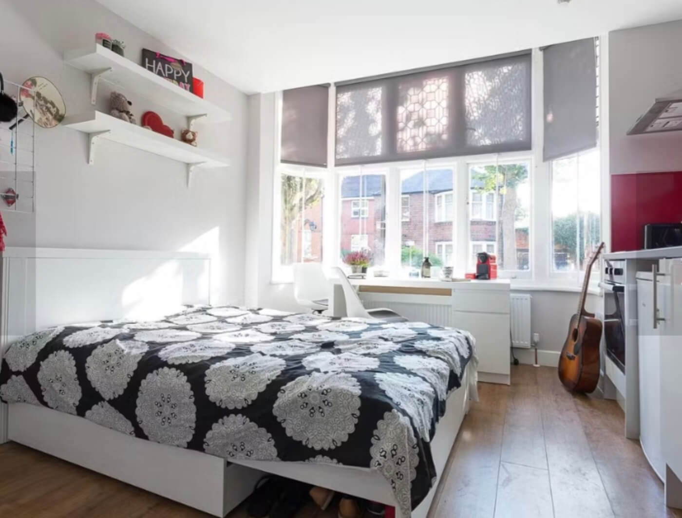 Room Regent Road in Leicester