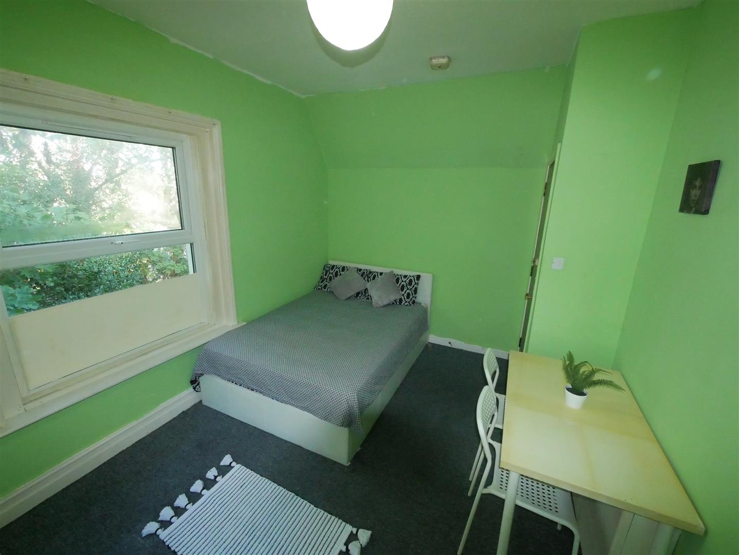 Room The Mount in Ringwood
