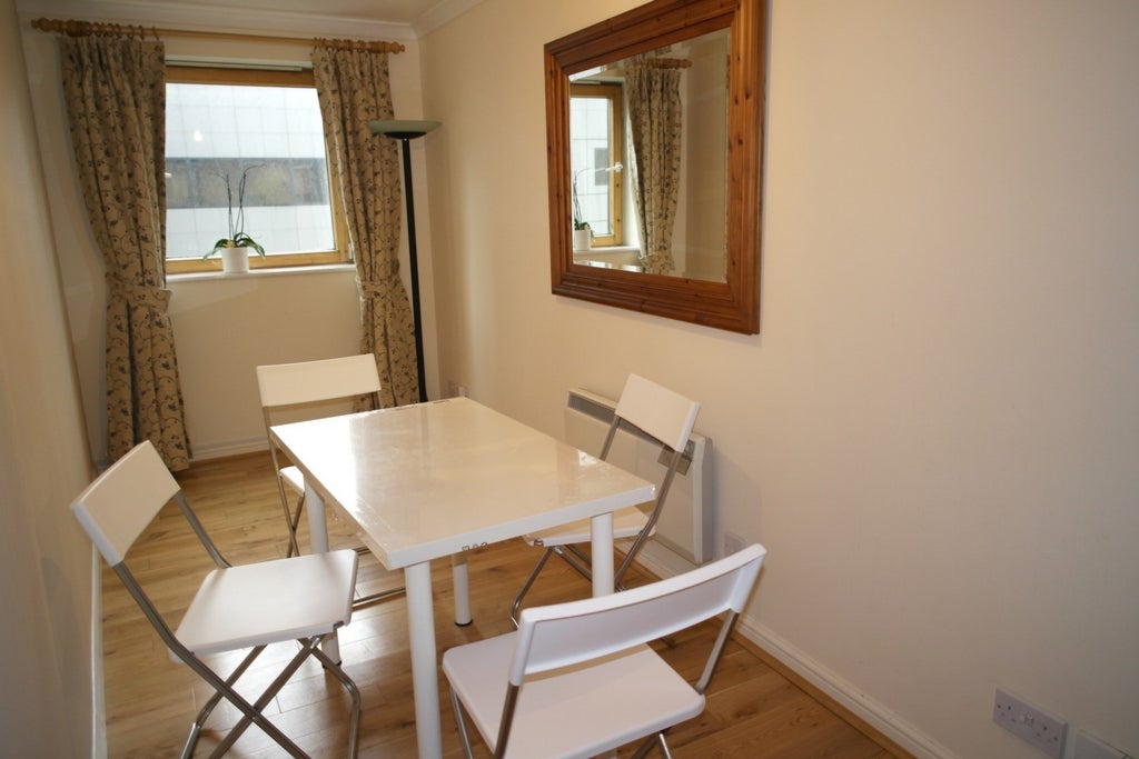 Room Globe Road in Greater London