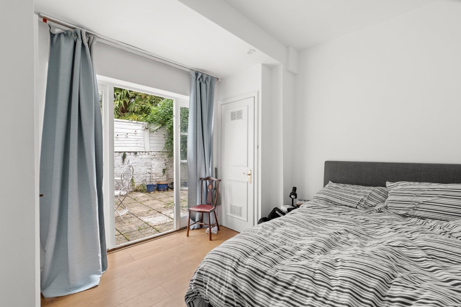 Flat Vera Road in Greater London