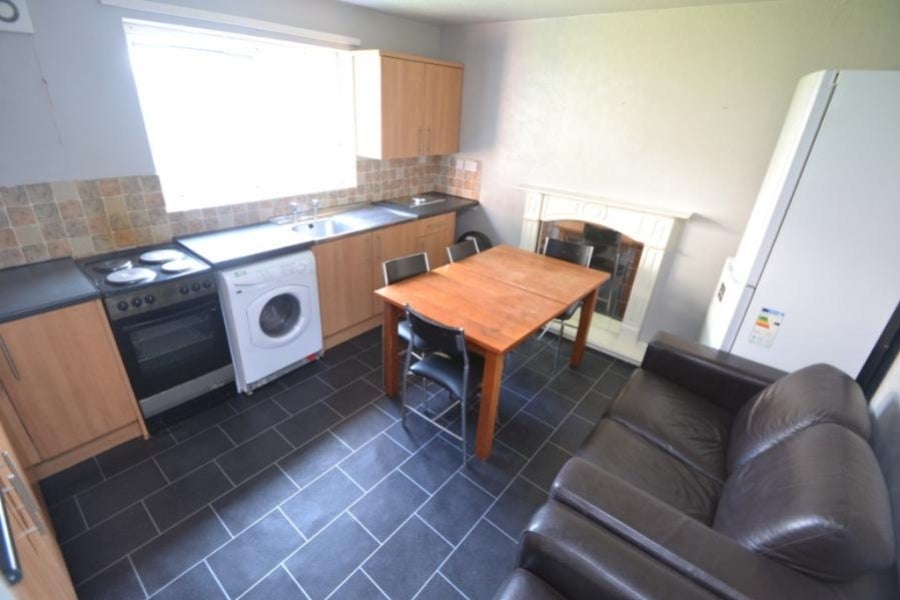 House Oliver Close in Nottingham