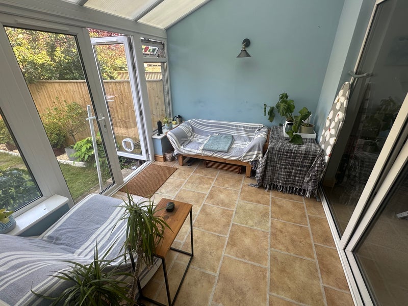 Room Stoneleigh Road in Bristol