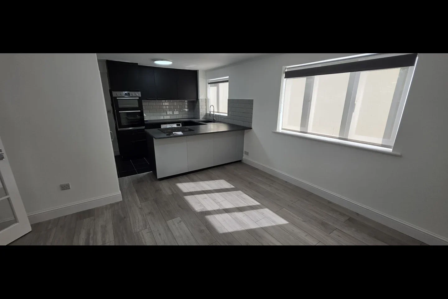 Flat Overton Drive in Greater London