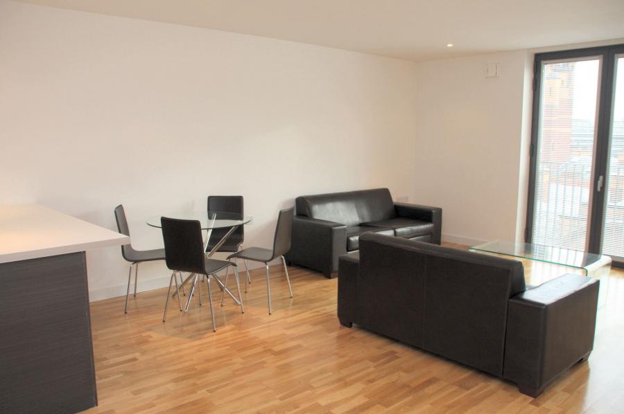 Flat Piccadilly Place in Manchester