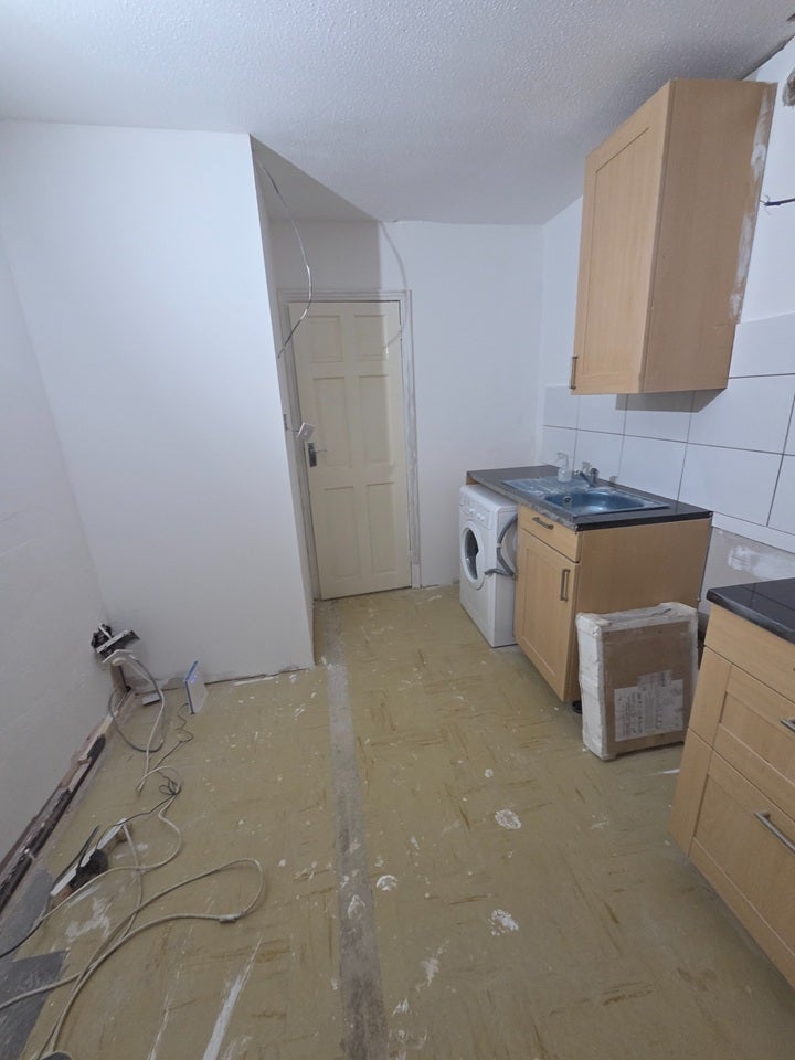 Flat Sandown Road in Slough