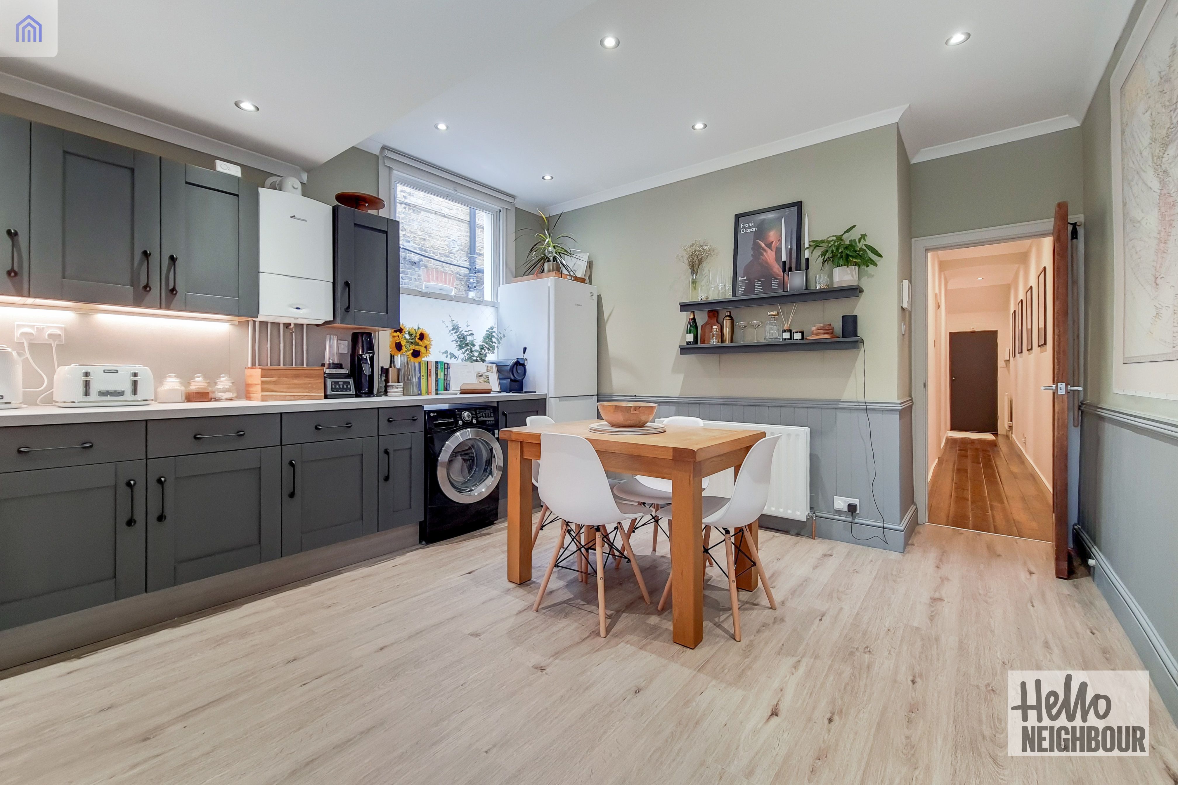Flat Oakmead Road in Greater London