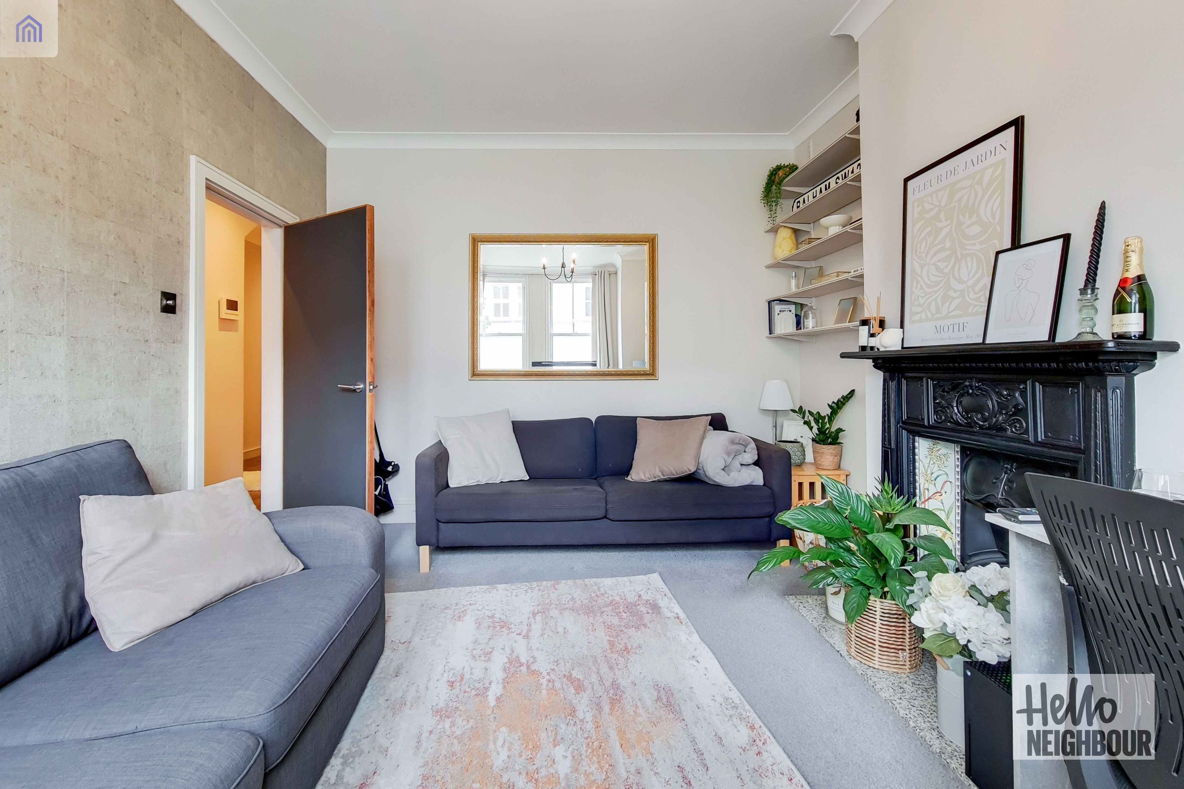Flat Oakmead Road in Greater London