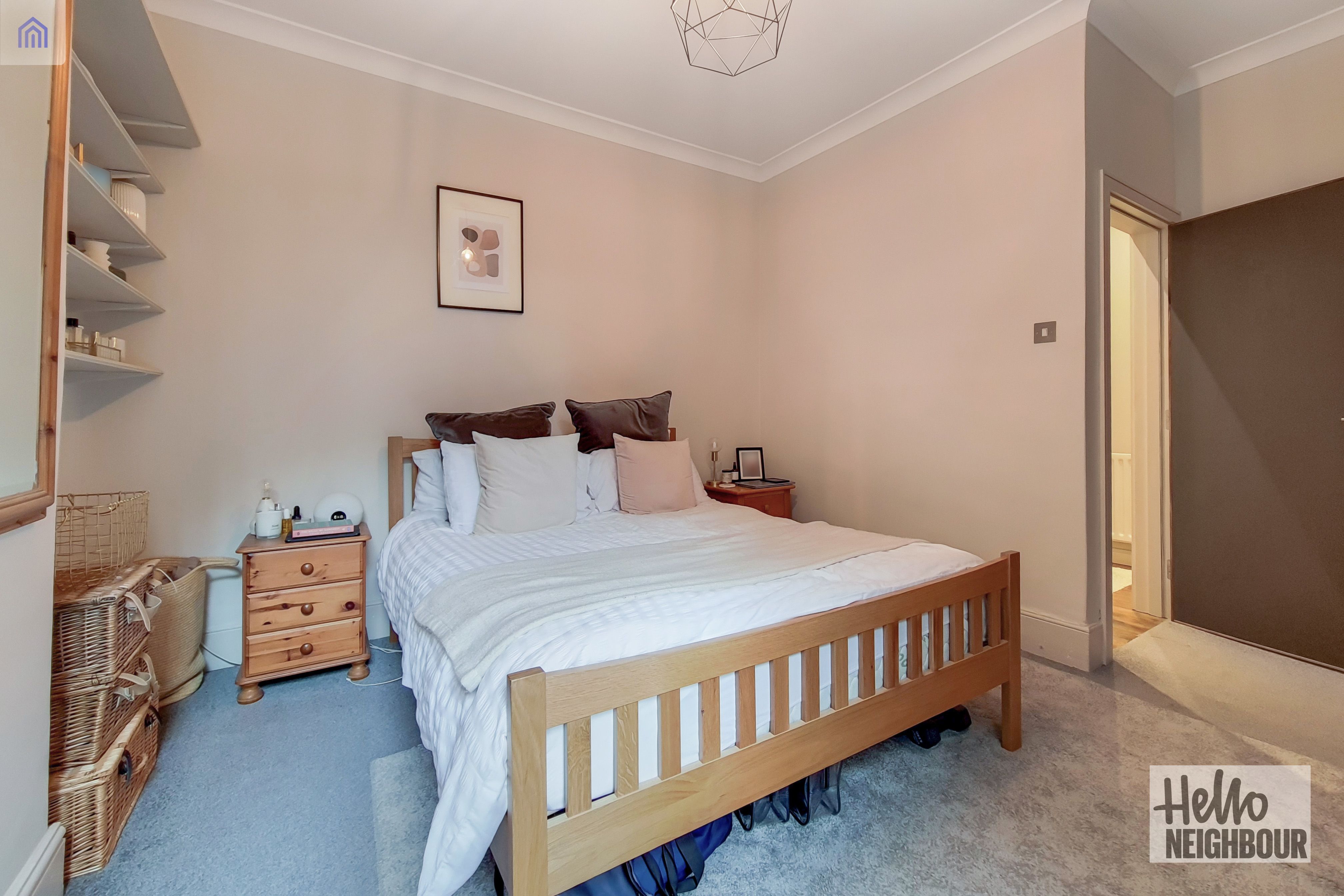Flat Oakmead Road in Greater London