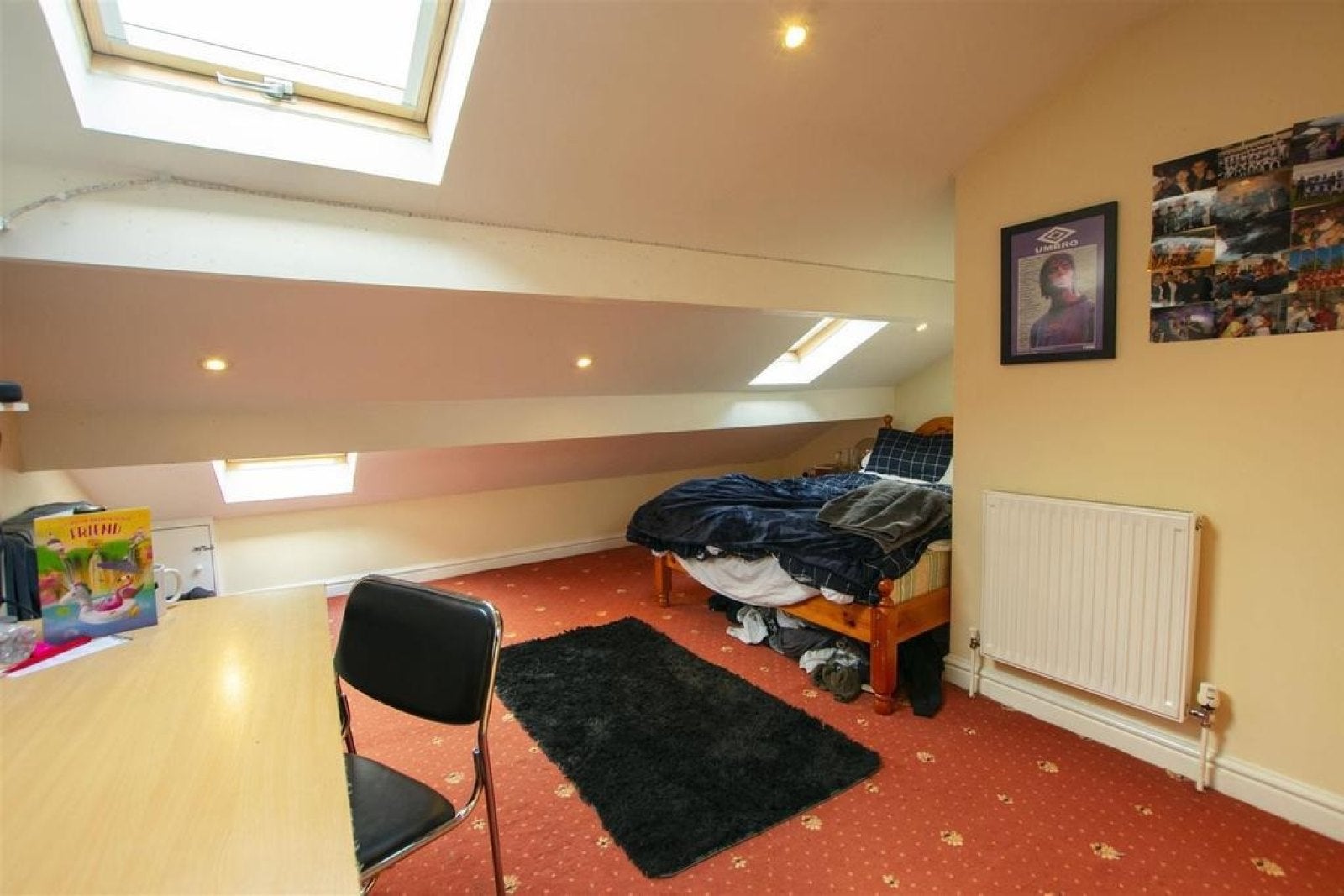 Room Heeley Road in Birmingham