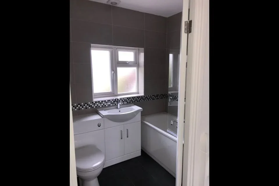 Room North Parade in Greater London