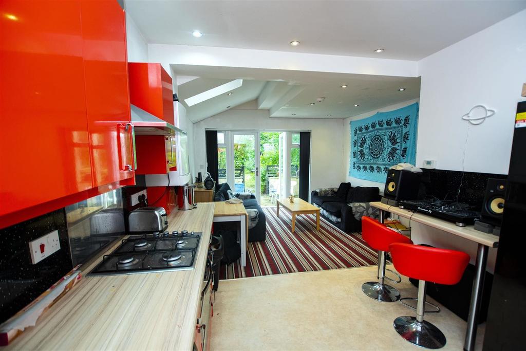 Flat Heeley Road in Birmingham