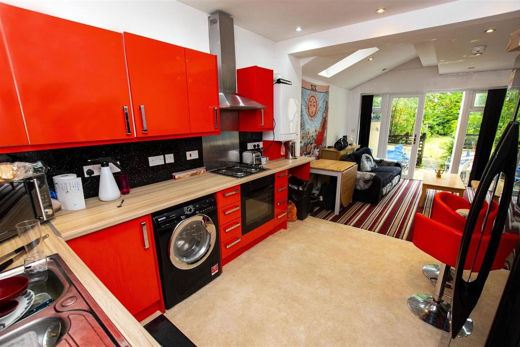 Flat Heeley Road in Birmingham