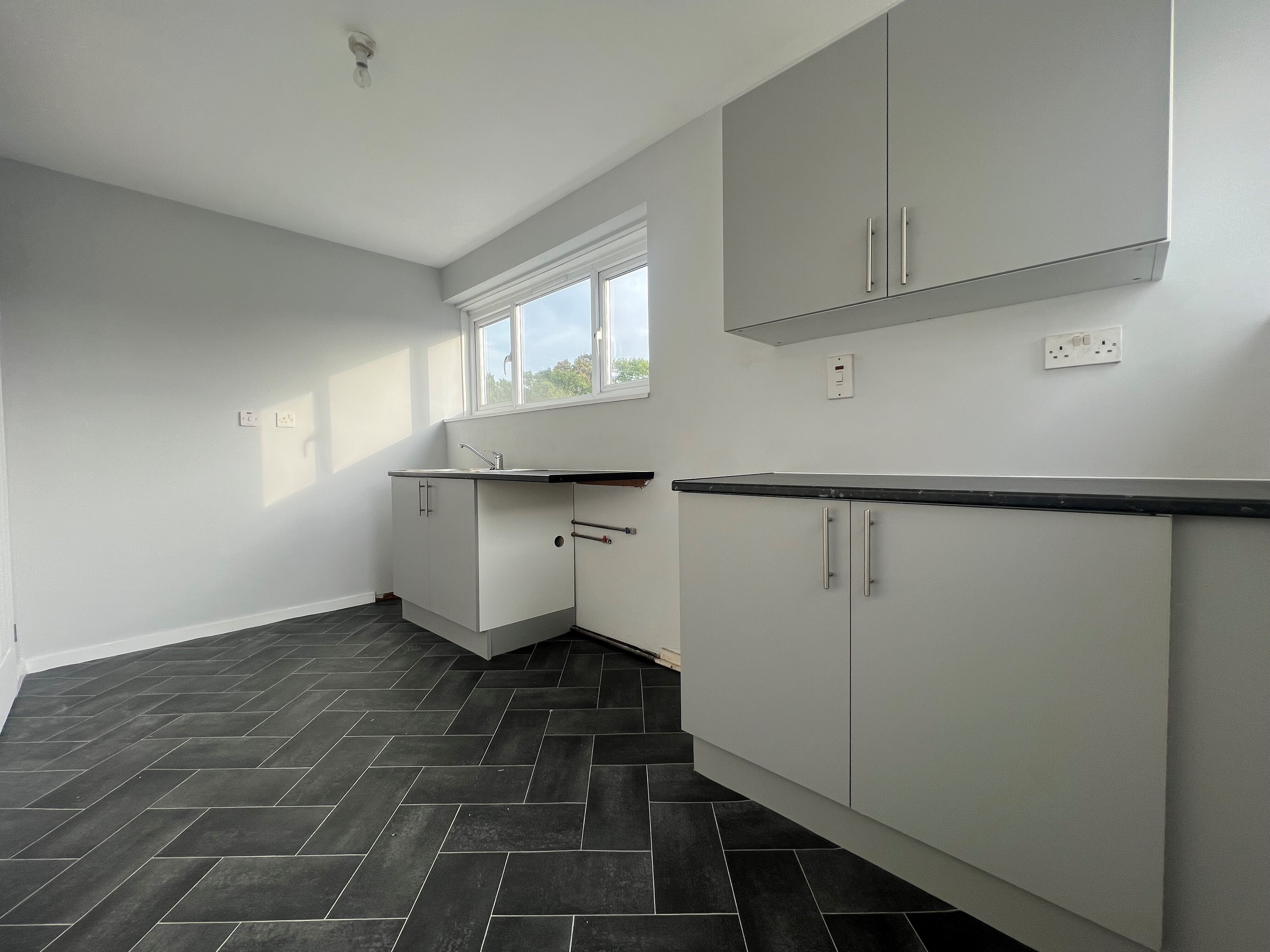 Flat Chedworth Close in Redditch