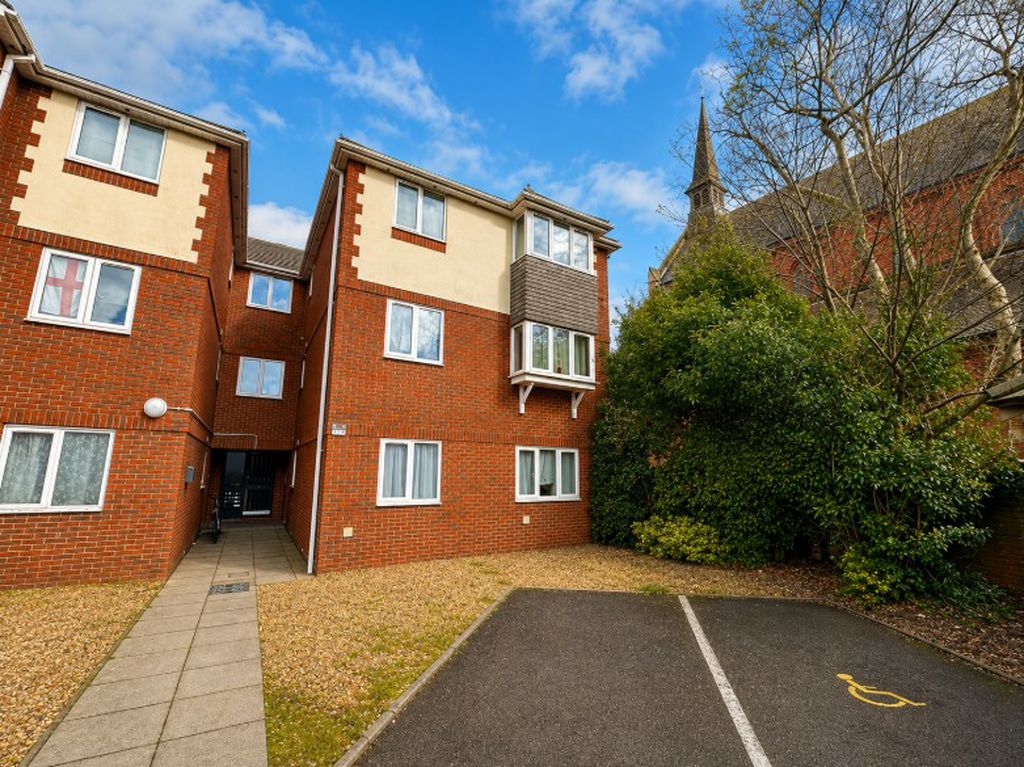Flat St. John's Close in Gosport