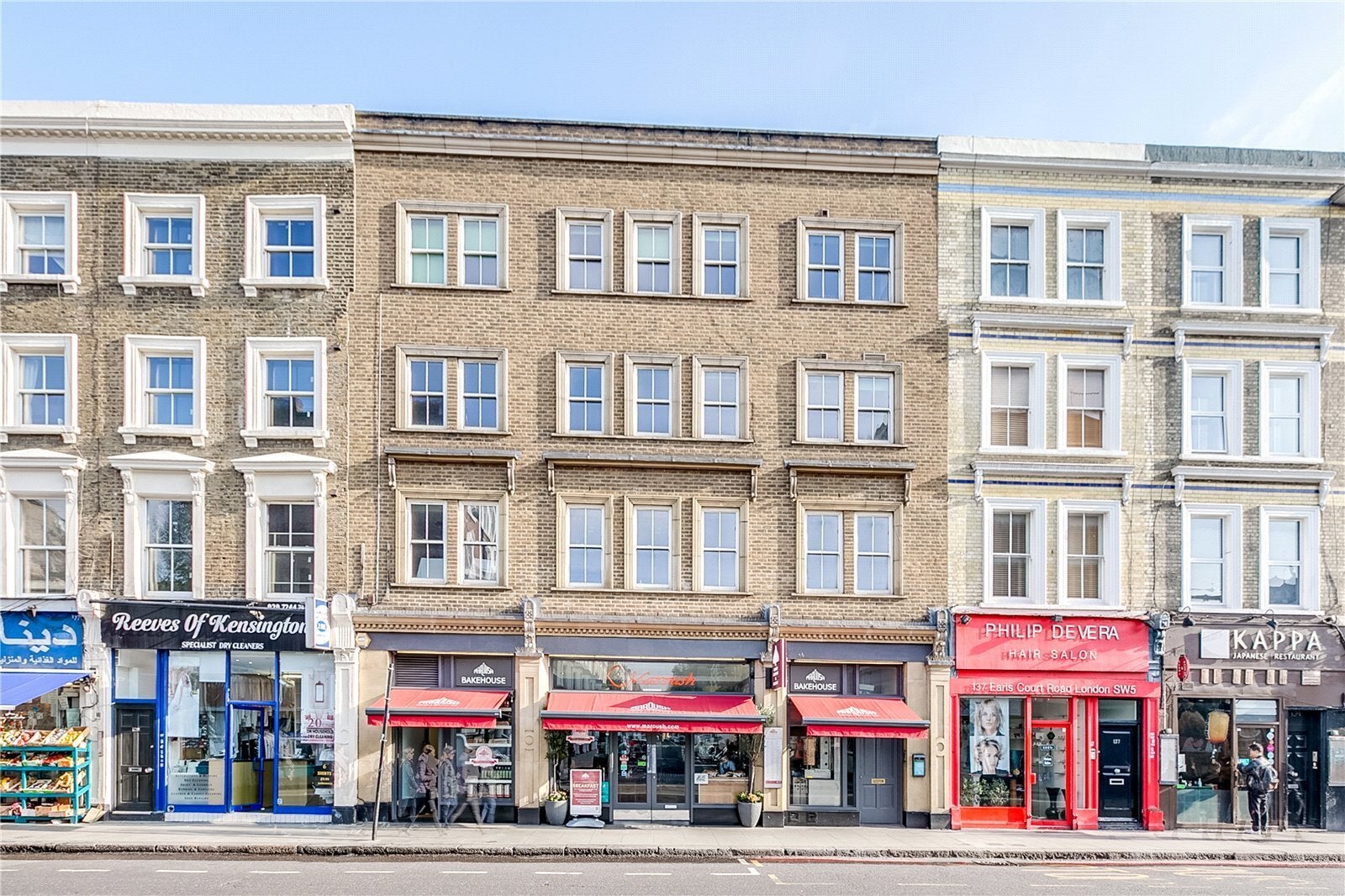 Flat Earl's Court Road in Greater London