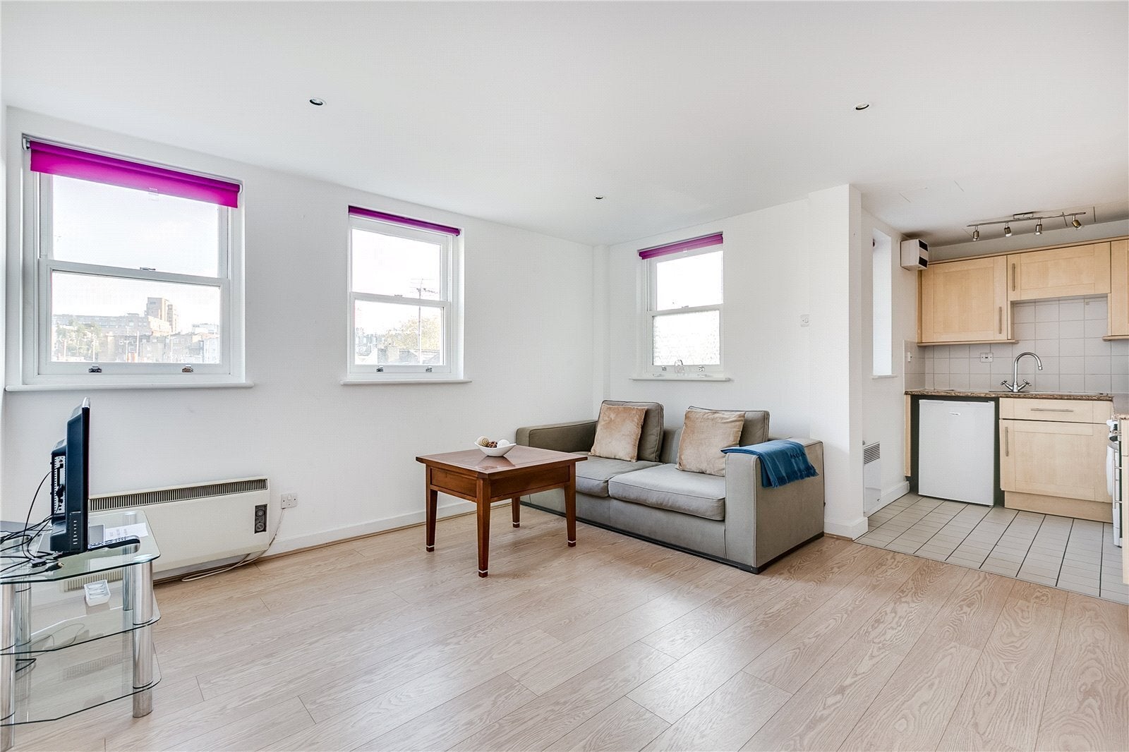 Flat Earl's Court Road in Greater London