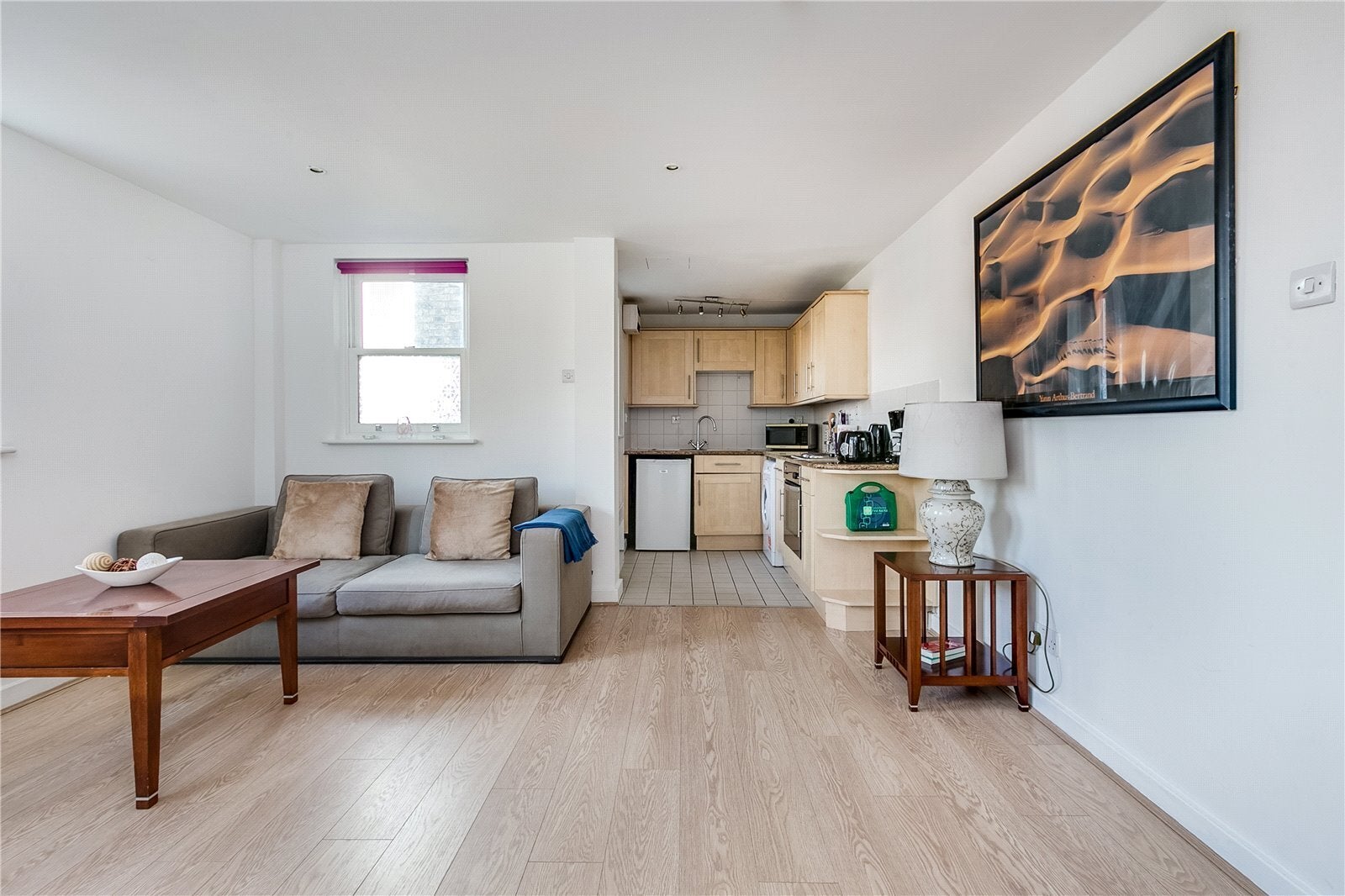 Flat Earl's Court Road in Greater London