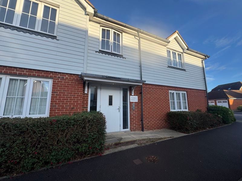 Flat Kelmscott Way in Arun
