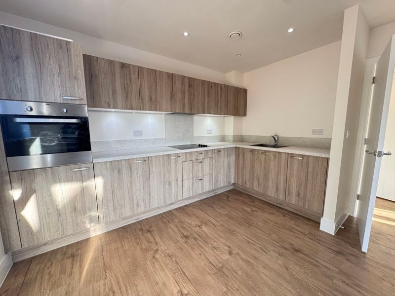 Flat Kelmscott Way in Arun