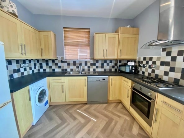 Flat Okus Road in Swindon