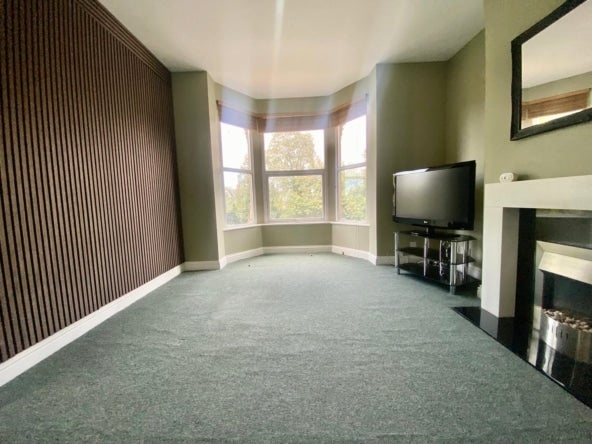 Flat Okus Road in Swindon