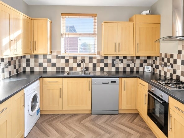 Flat Okus Road in Swindon