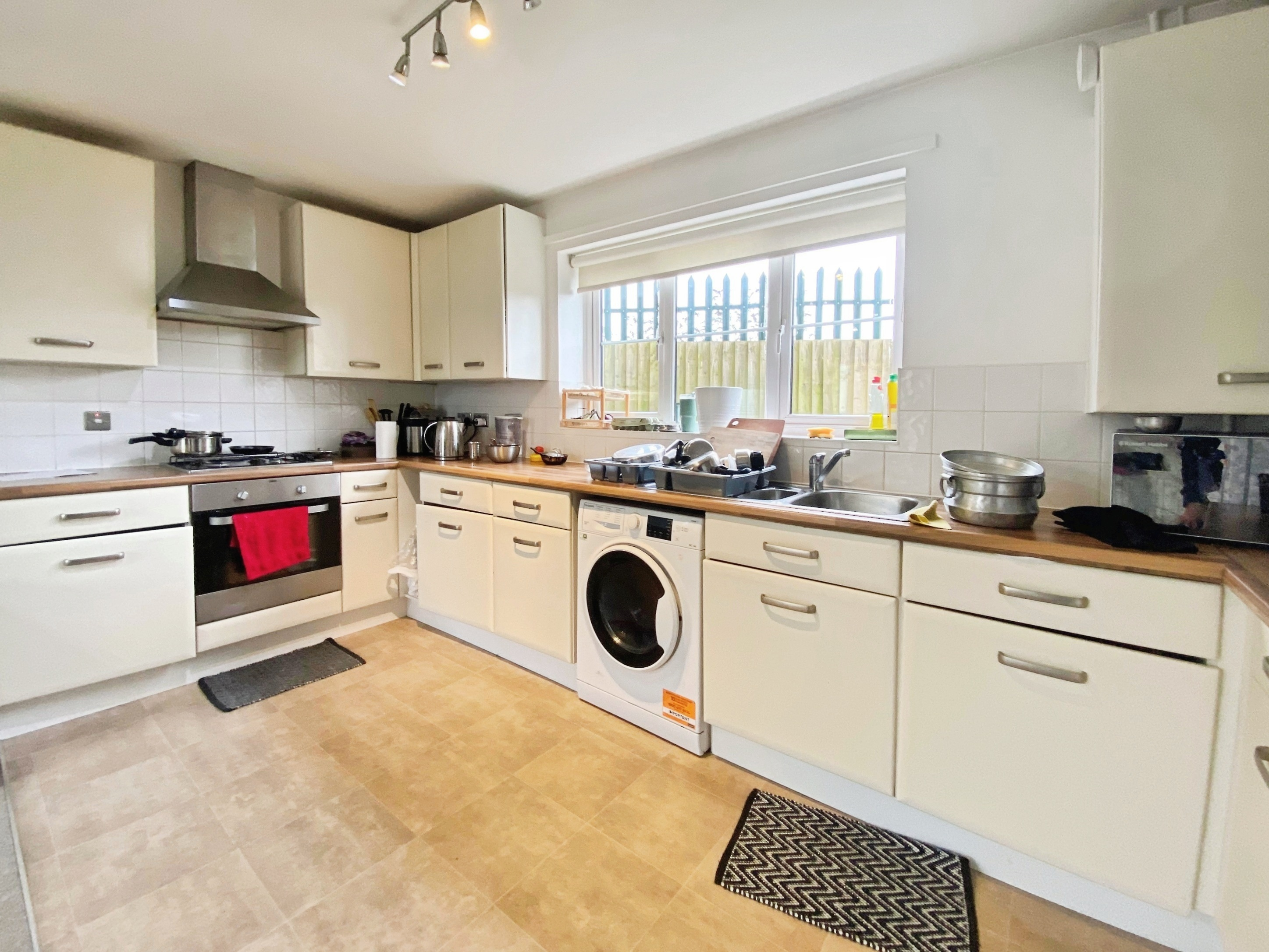 Flat Rathbone Crescent in Peterborough