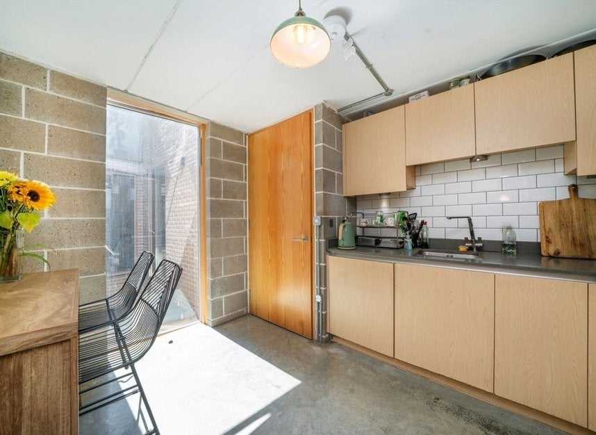 Flat Belsham Street in Greater London