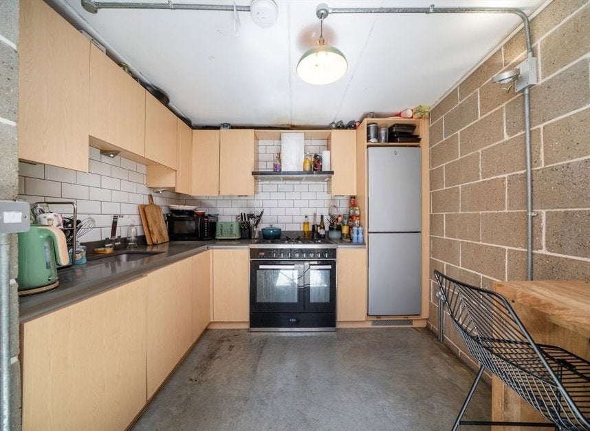 Flat Belsham Street in Greater London