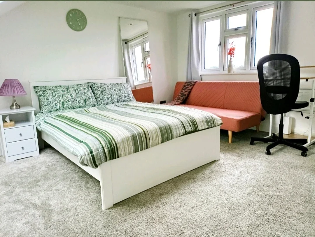 Room Barnehurst Road in Greater London