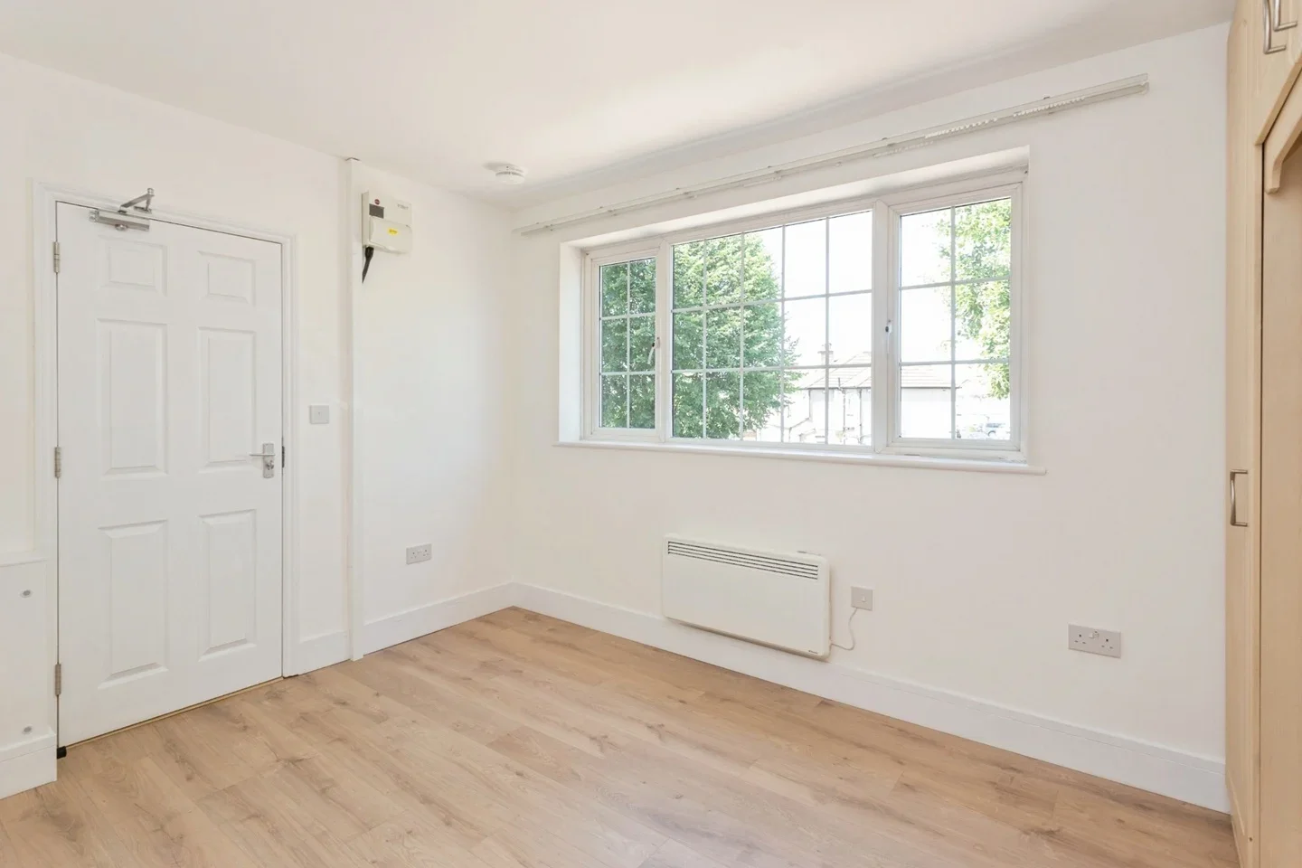 Flat Kings Road in Greater London