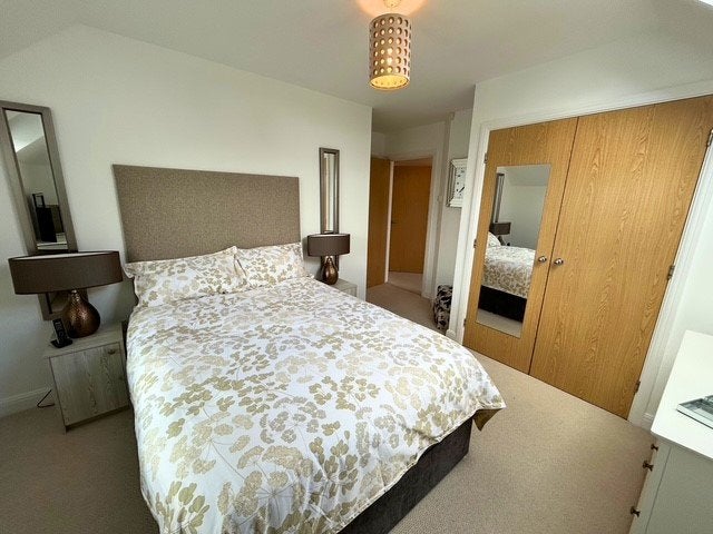Flat Deighton Road in Leeds
