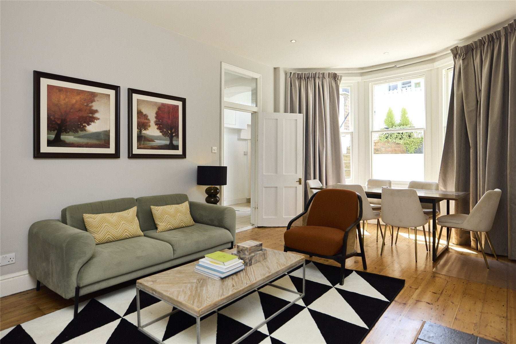 Flat Sinclair Road in Greater London