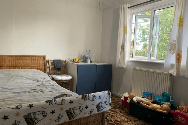 House Gaysham Avenue in Greater London