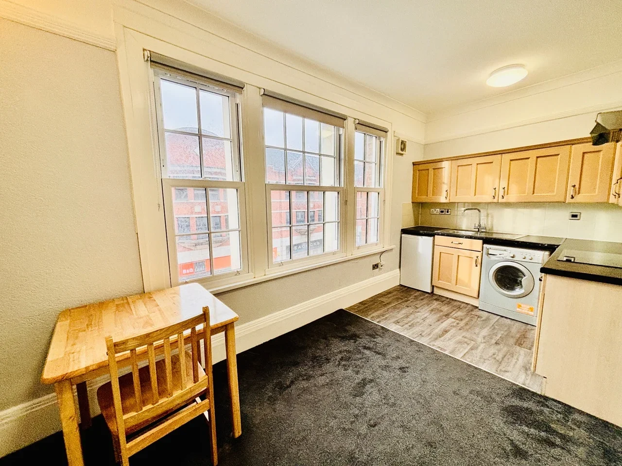 Flat Streatham High Road in Greater London