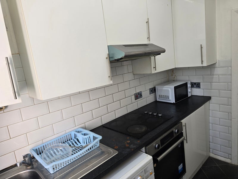 Room Headcorn Road in Greater London